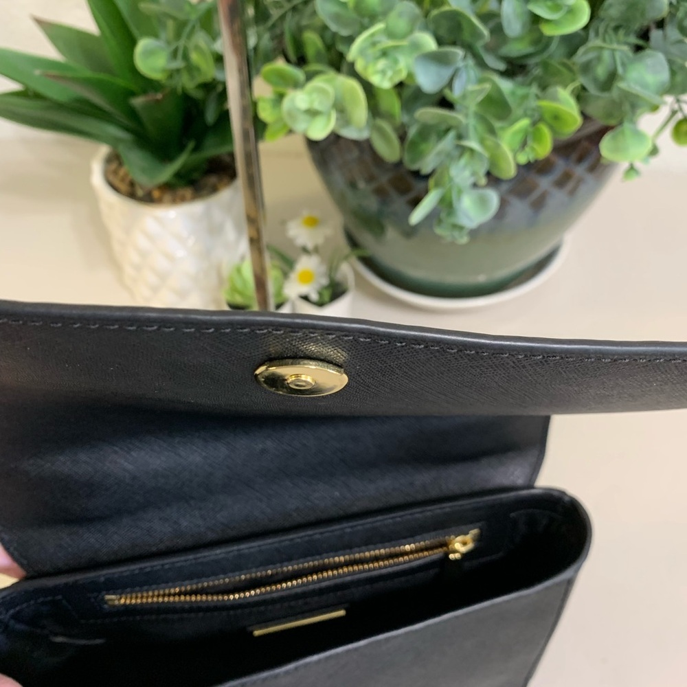 ๐๐ Tory Burch Black Leather Chain Shoulder Bag - Picture 12 of 13